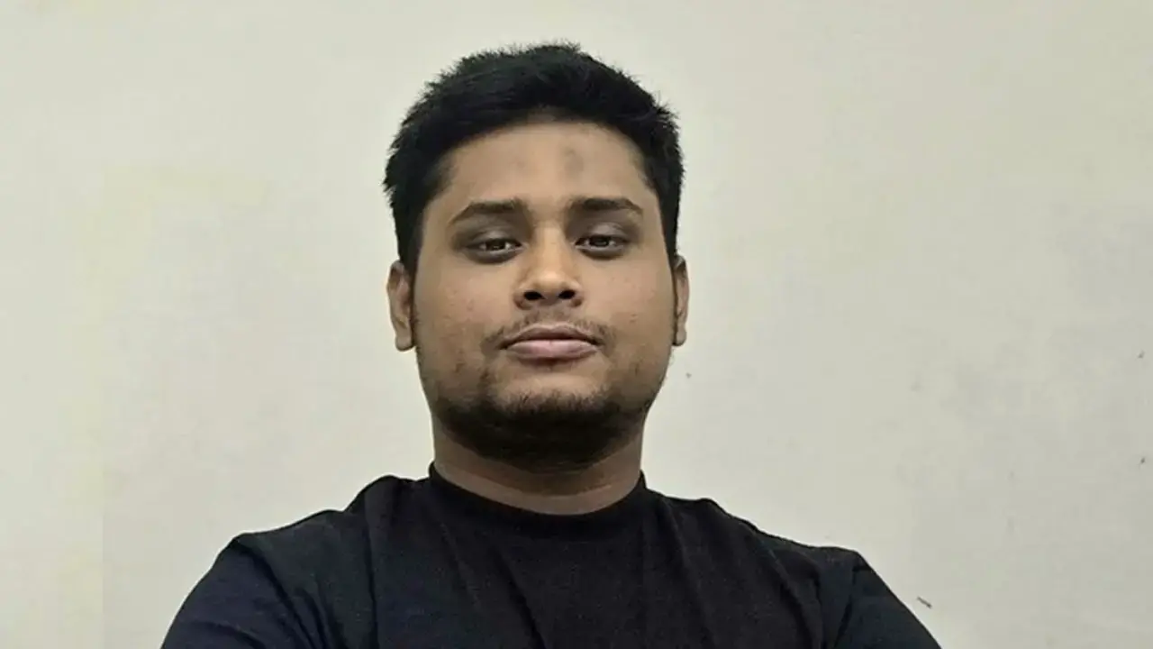 বিদ্যুৎ সংকট সমাধানে প্রধানমন্ত্রীর ছয় মাসের চ্যালেঞ্জ গ্রহণ হাসনাতের